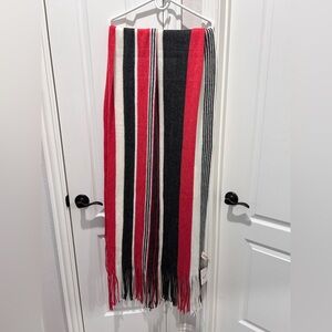 🖤🧡🤍 Oversized Shawl